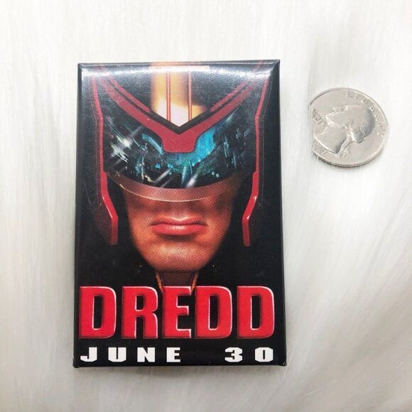 🔮 5/$25 90s Vintage Dredd Movie Pin - Picture 2 of 3